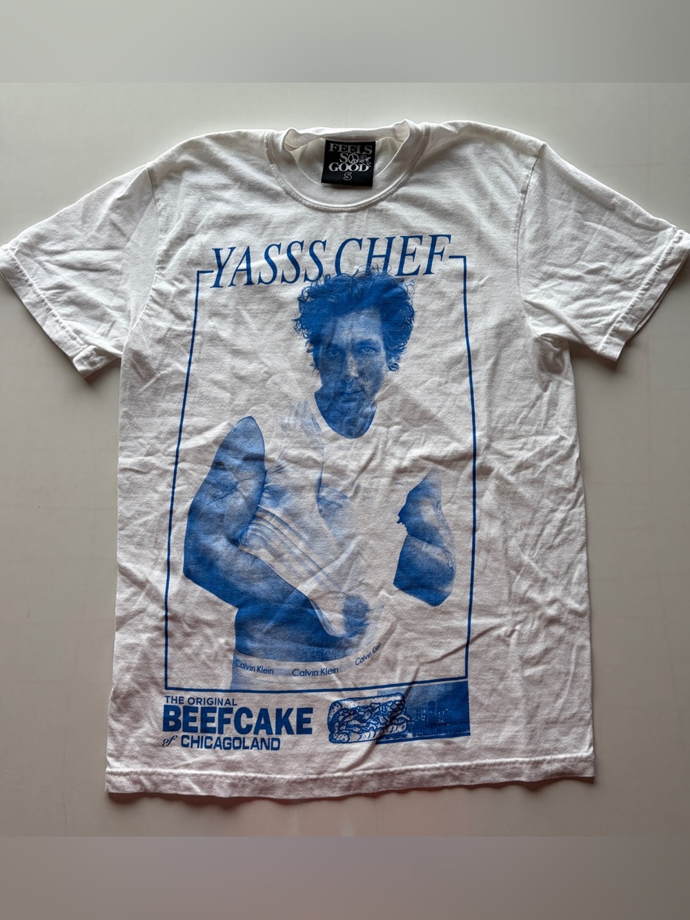 Feels so good yes chef the bear white blue short sleeve shirt size unisex small